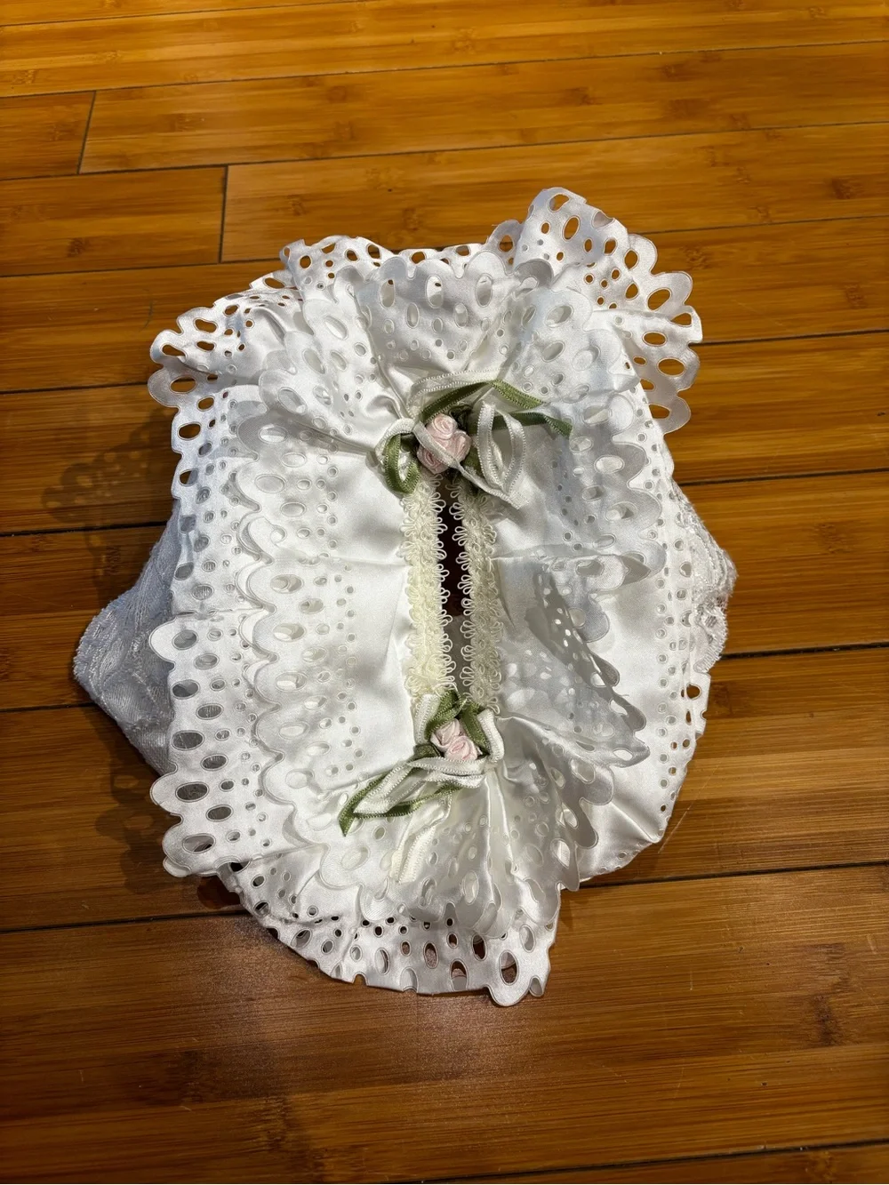 White Embroidered Lace coushion cover & tissue cover.
